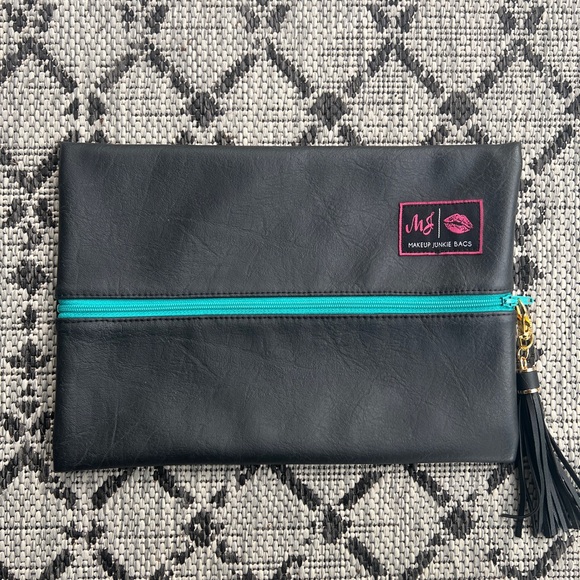 Makeup Junkie Bag Medium Smooth Black with Teal Zipper - Used (see pic) - Picture 3 of 5